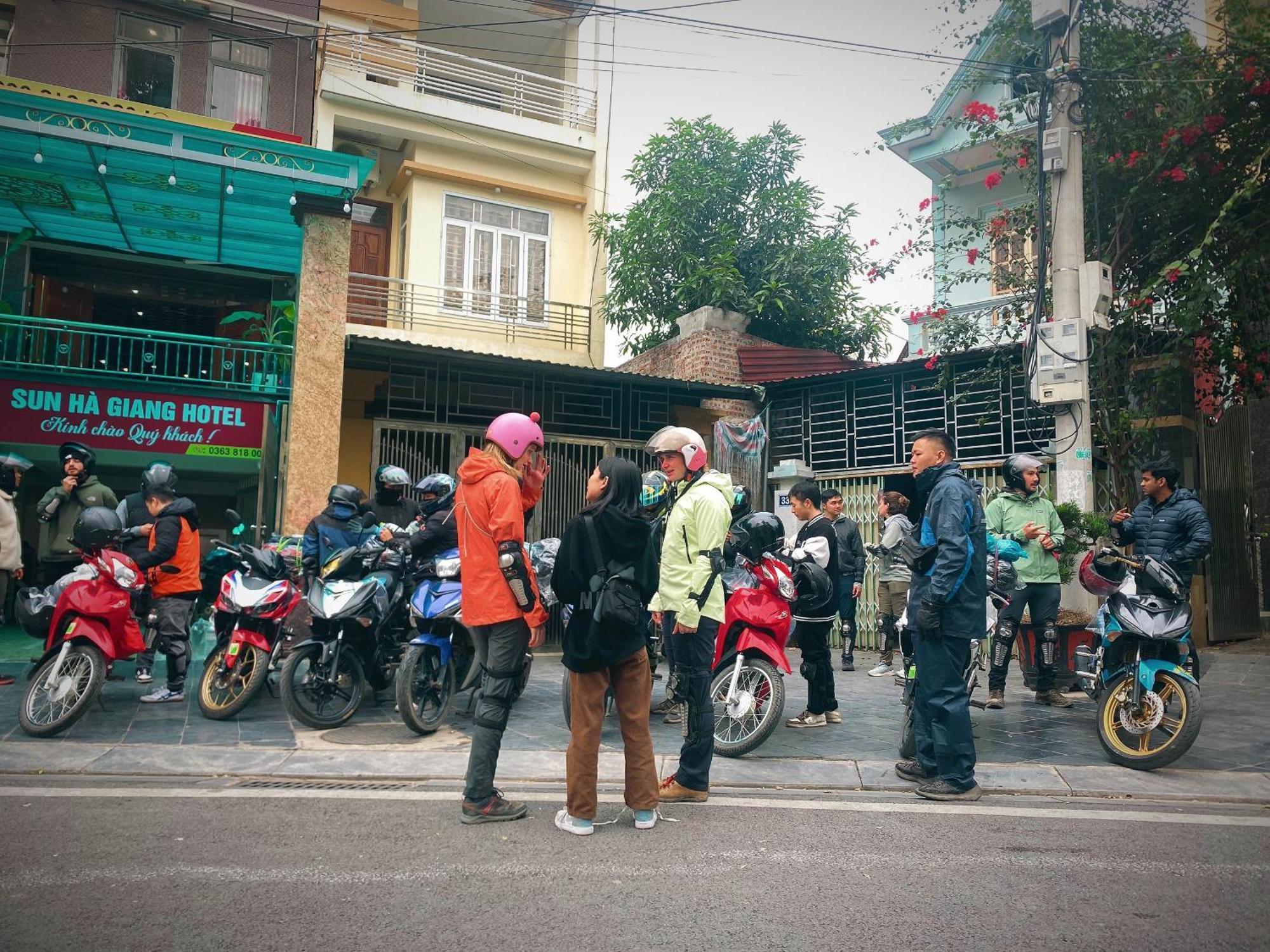 Sun Ha Giang Hotel-Tours-Motorbike Rental エクステリア 写真