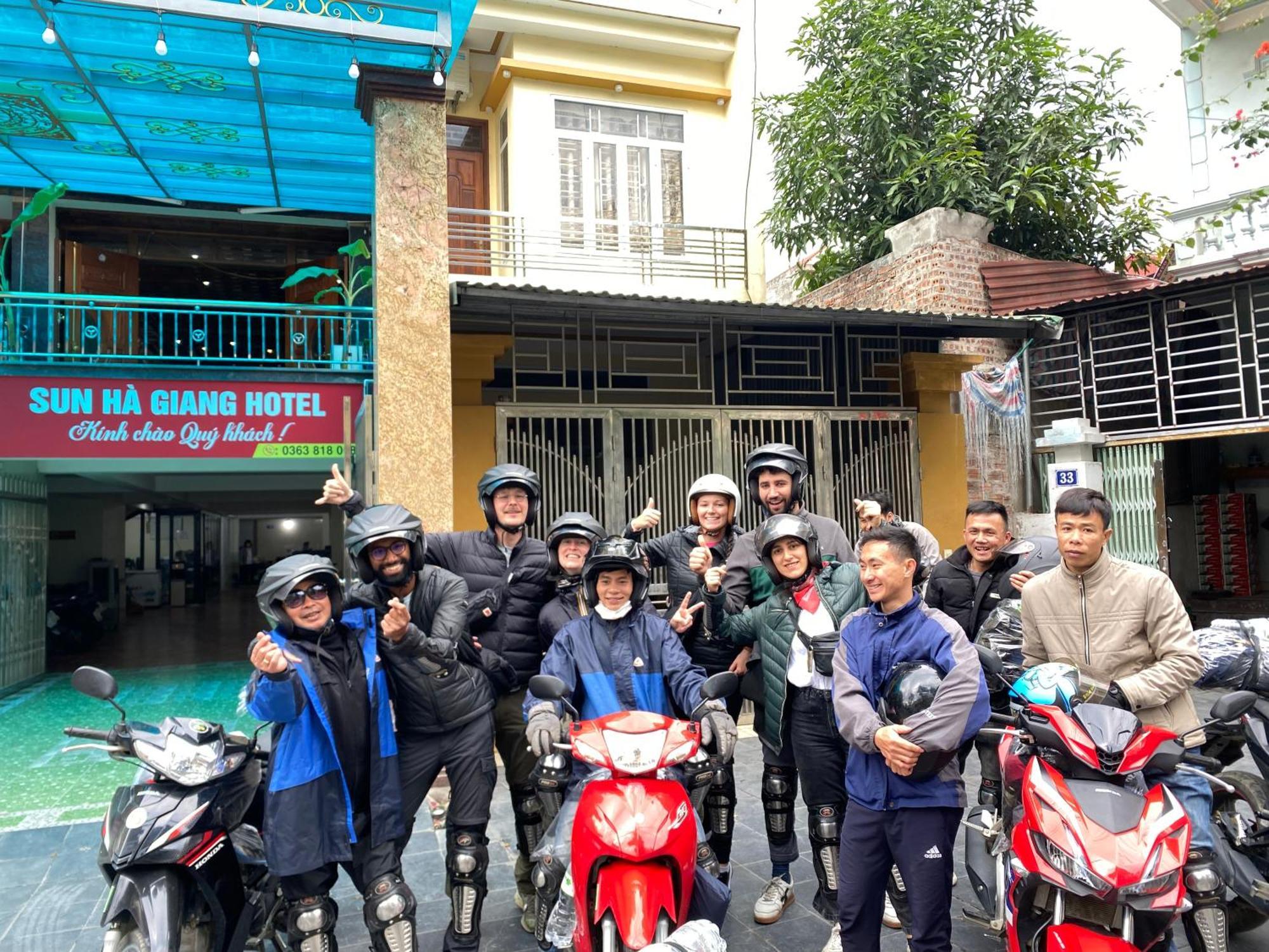 Sun Ha Giang Hotel-Tours-Motorbike Rental エクステリア 写真